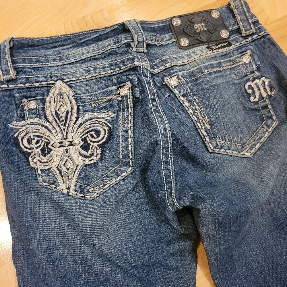 Miss Me Easy Capri Embellished Jeans Size 25